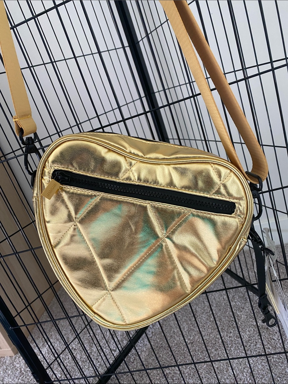 NWT IHKWIP x Shawn Killinger Gold Foil Quilted Heart Crossbody Bag - Picture 3 of 4